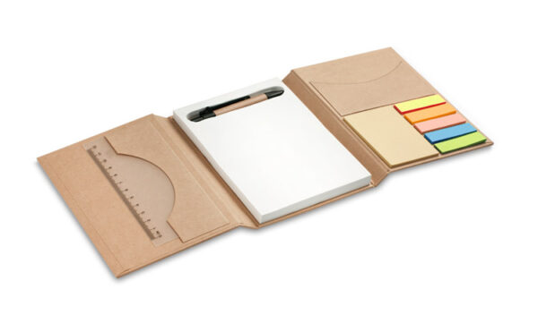 Carnet TRIPLO A6 avec Logo. Carnet pliable TRIPLO A6 beige avec option d’impression de logo.